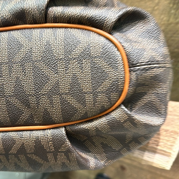 MICHAEL KORS RING TOTE,BROWN LEATHER,GOLD MK LOGO - Picture 11 of 11